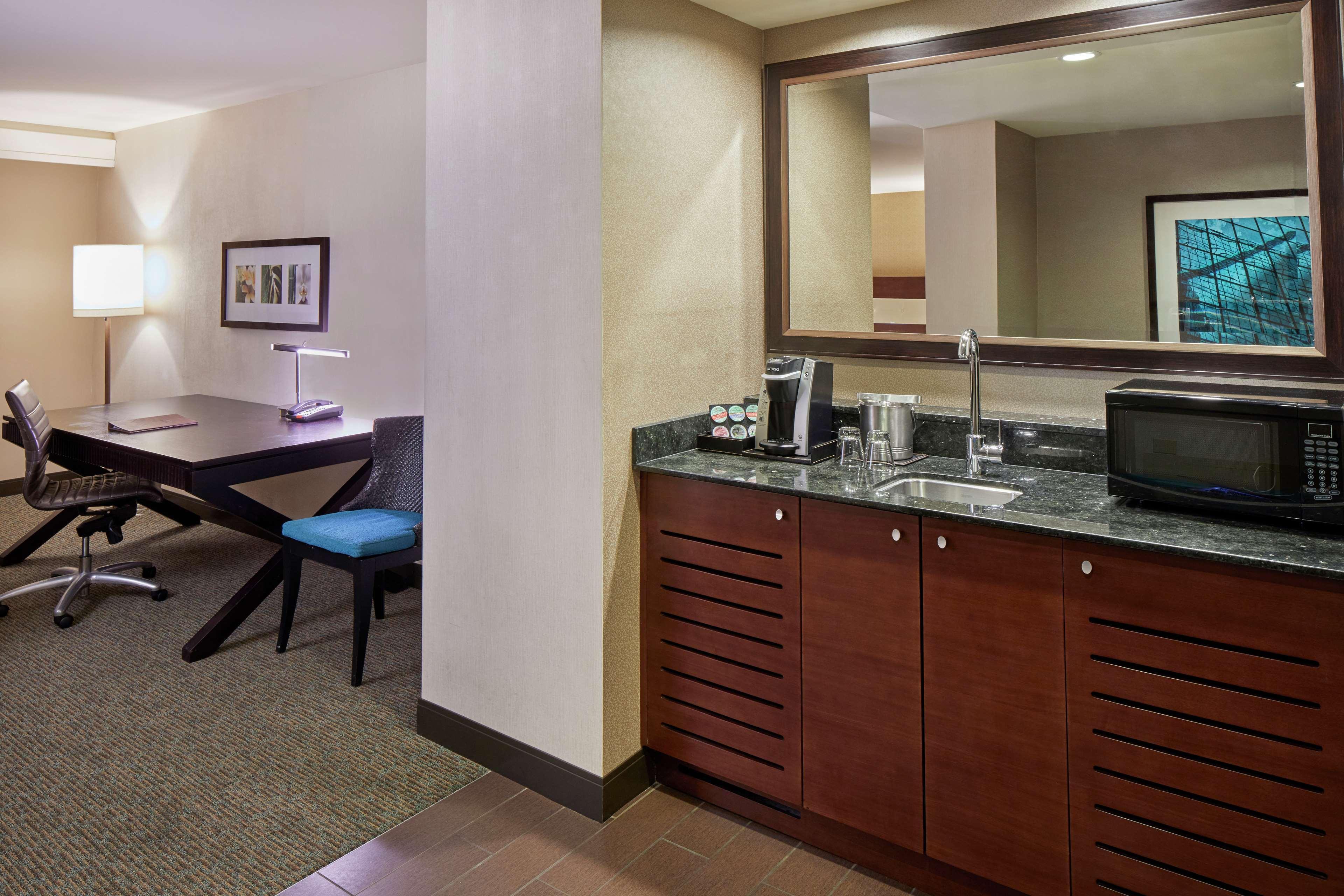 Holiday Inn Express Waikiki By Ihg Honolulu Extérieur photo