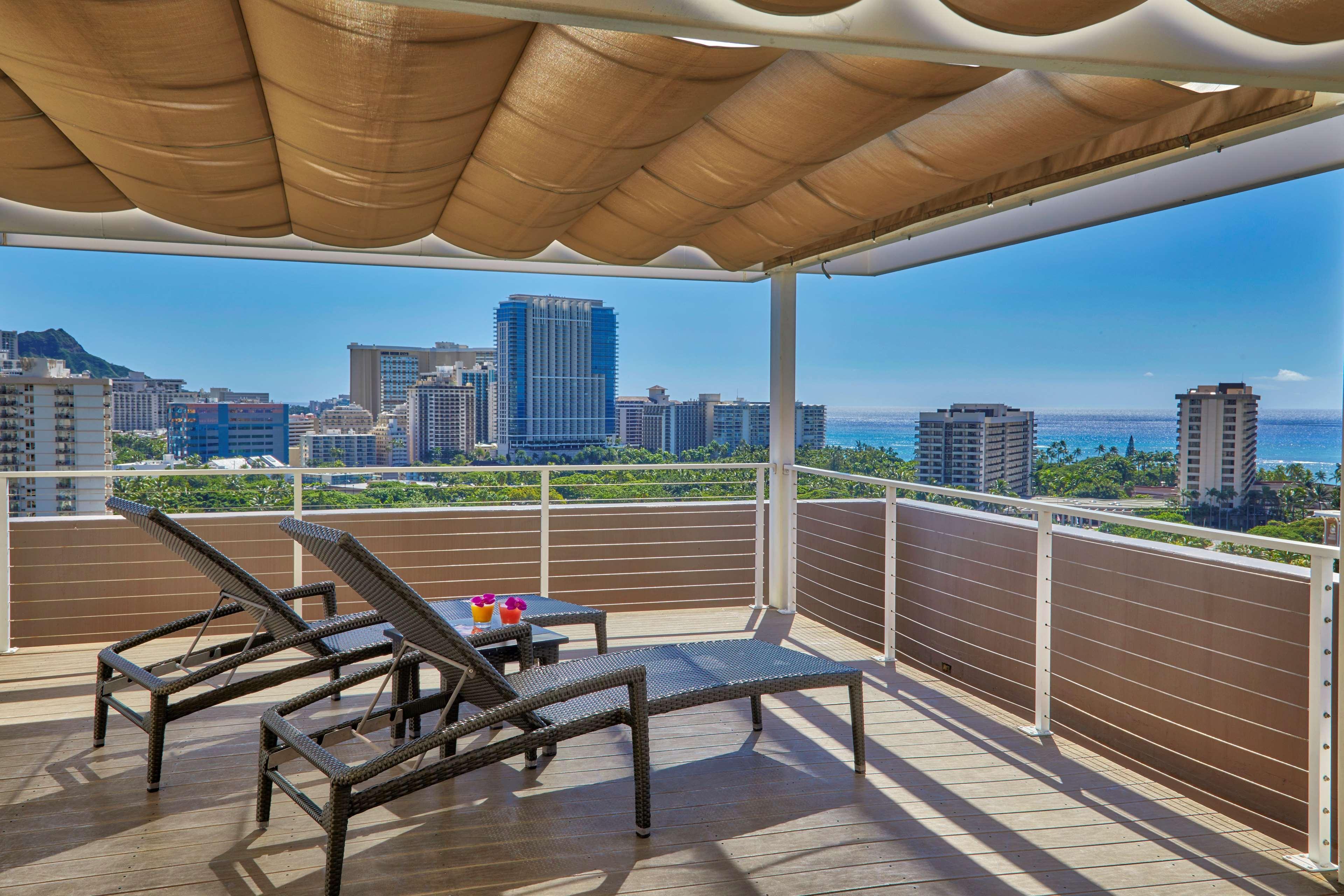 Holiday Inn Express Waikiki By Ihg Honolulu Extérieur photo