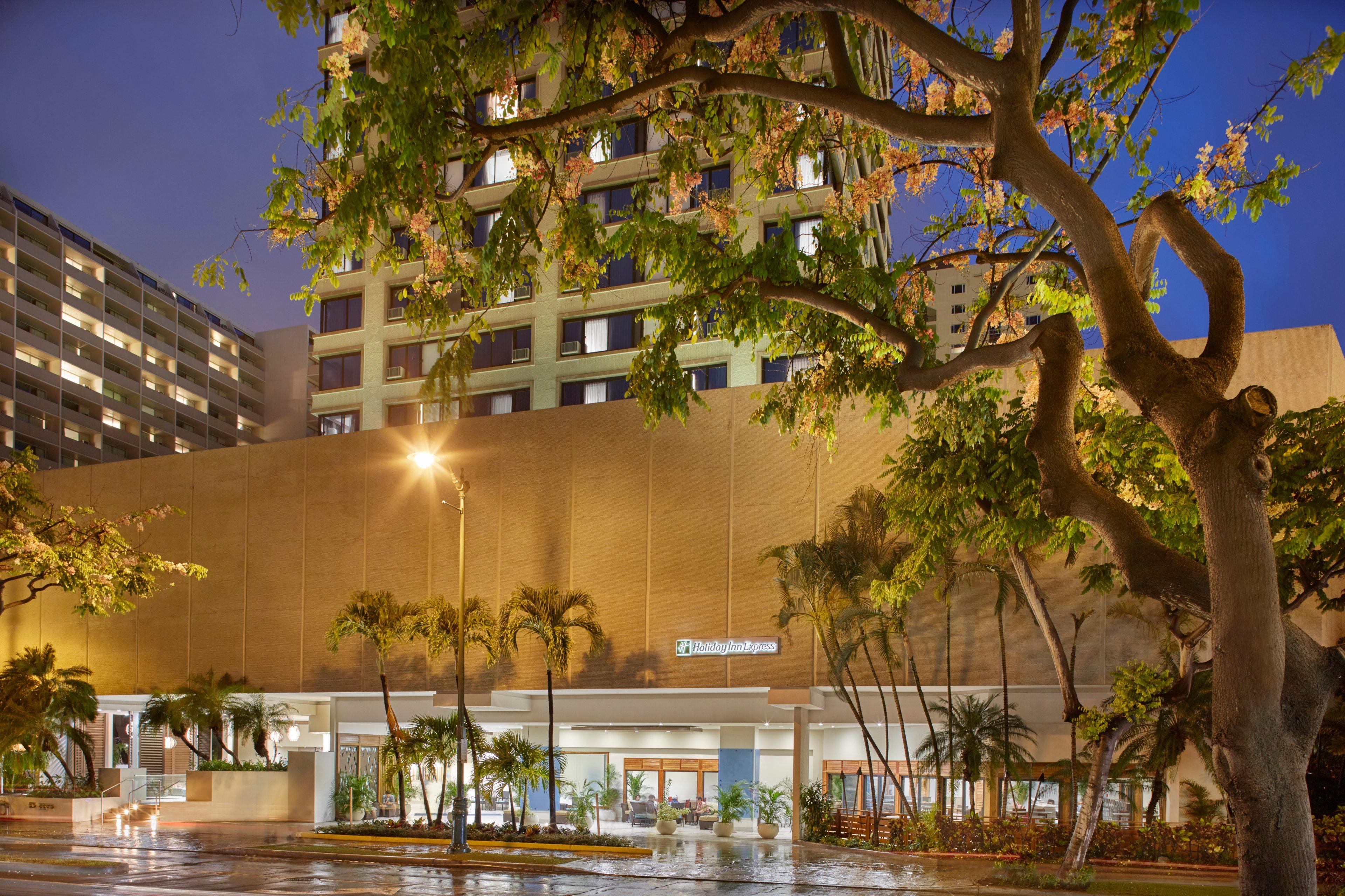 Holiday Inn Express Waikiki By Ihg Honolulu Extérieur photo