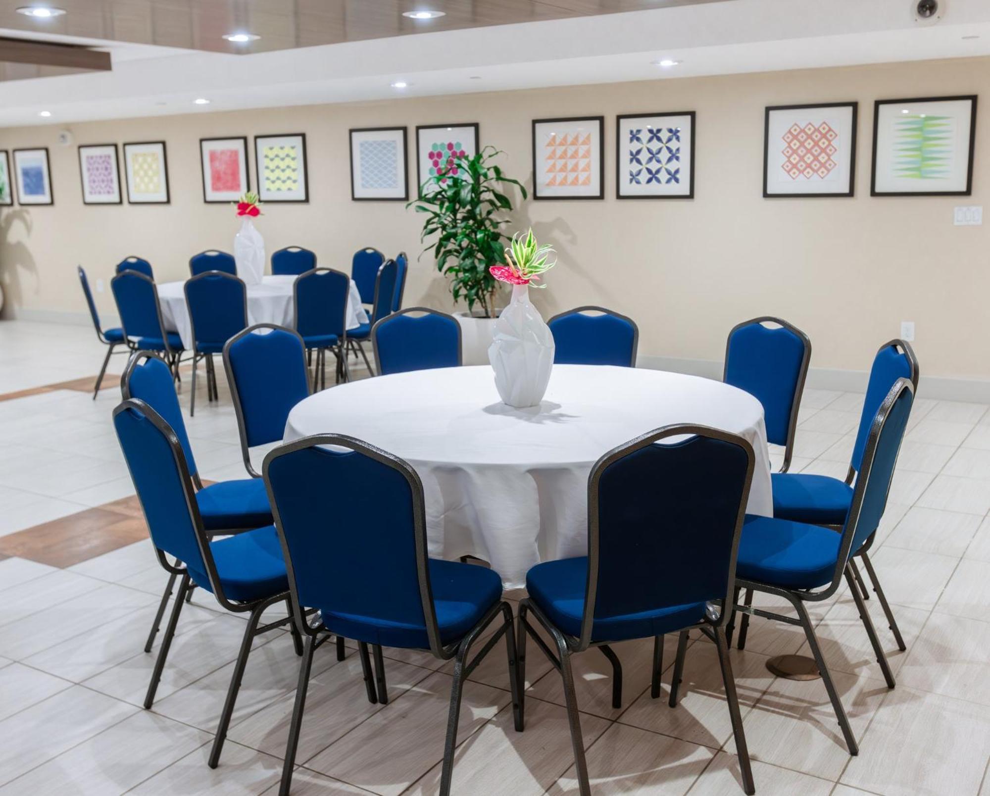 Holiday Inn Express Waikiki By Ihg Honolulu Extérieur photo