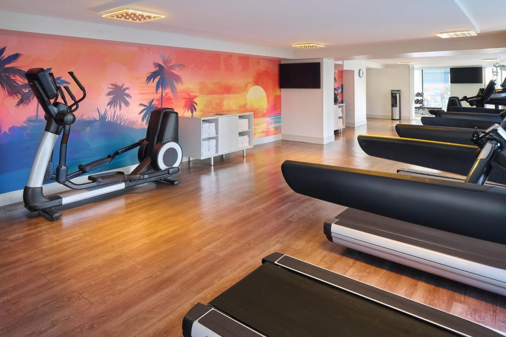 Holiday Inn Express Waikiki By Ihg Honolulu Extérieur photo